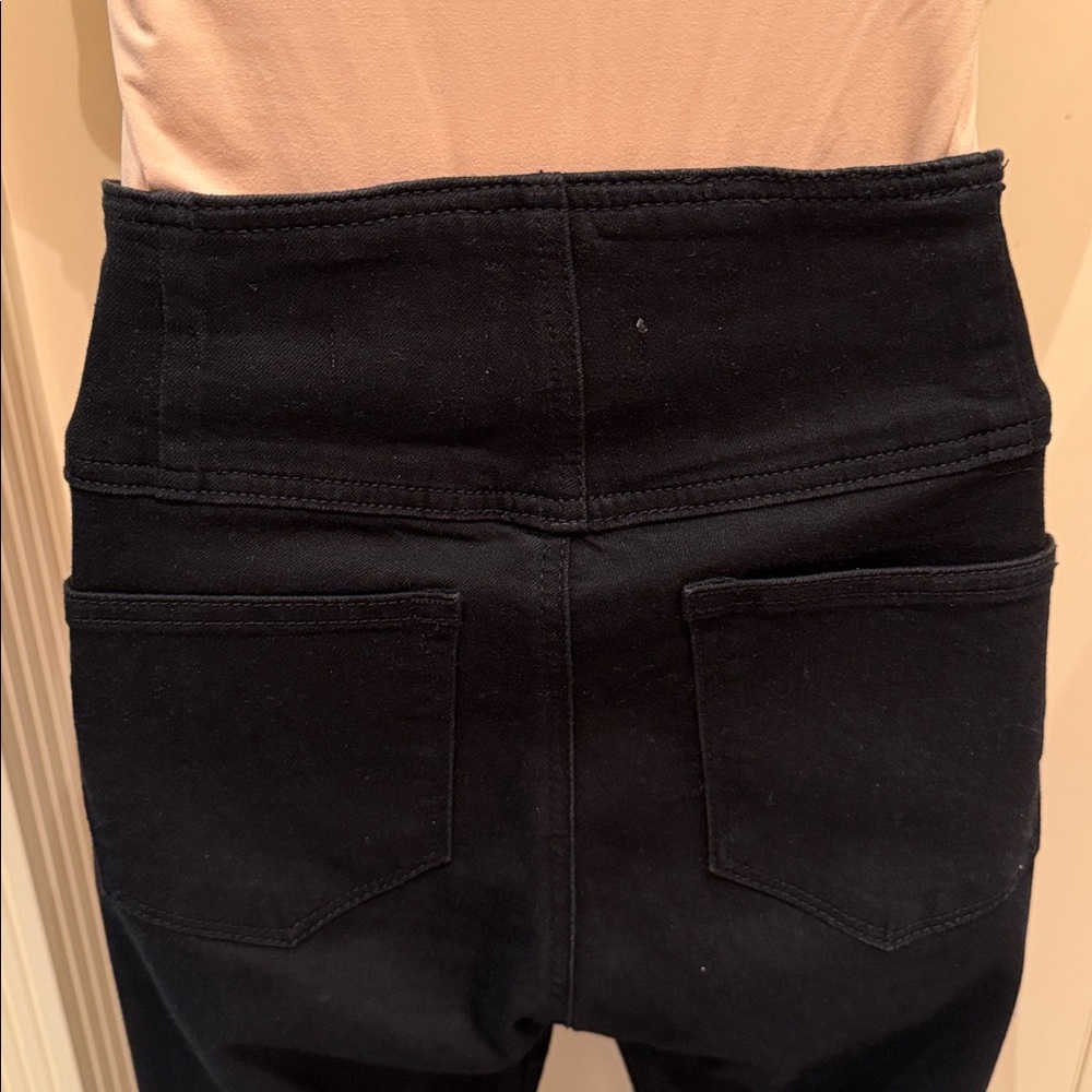Sofia Vergara Melisa Flare Pull-On Jeans - Black - Size 4 - Like New - Picture 6 of 10